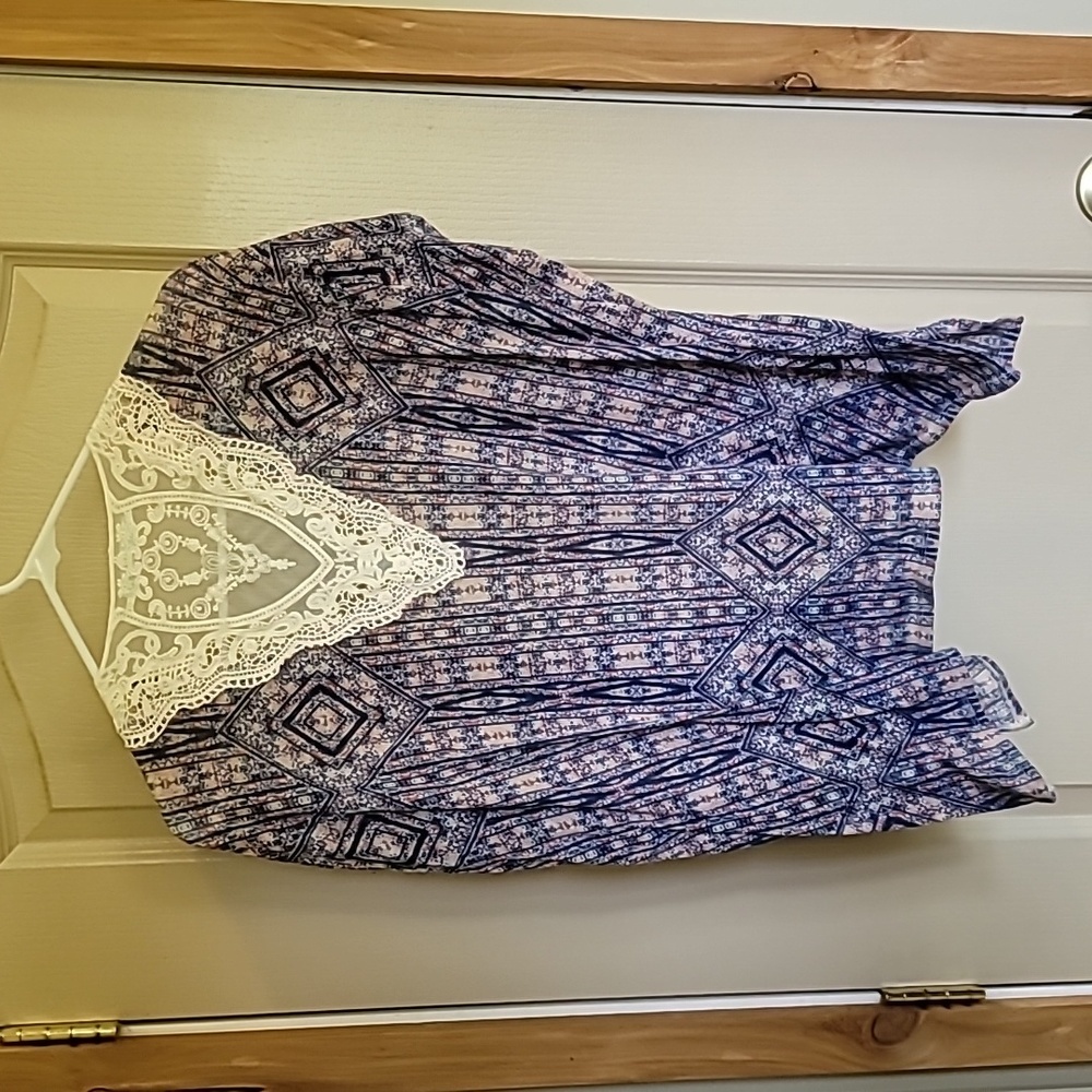 Maurices s/m cover up shrug with lace on the back of neck - Picture 3 of 4